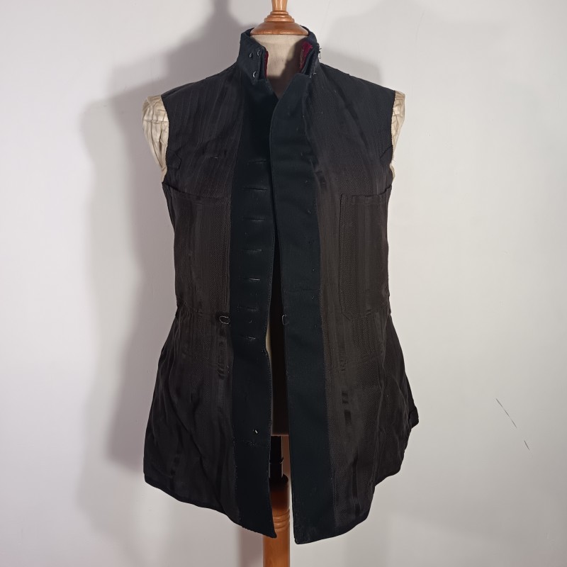 VESTE D'UNIFORME MODELE 1914 EN DRAP GRIS DE FER BLEUTE CAPITAINE MEDECIN DU DEBUT DE LA GUERRE 1914 1918